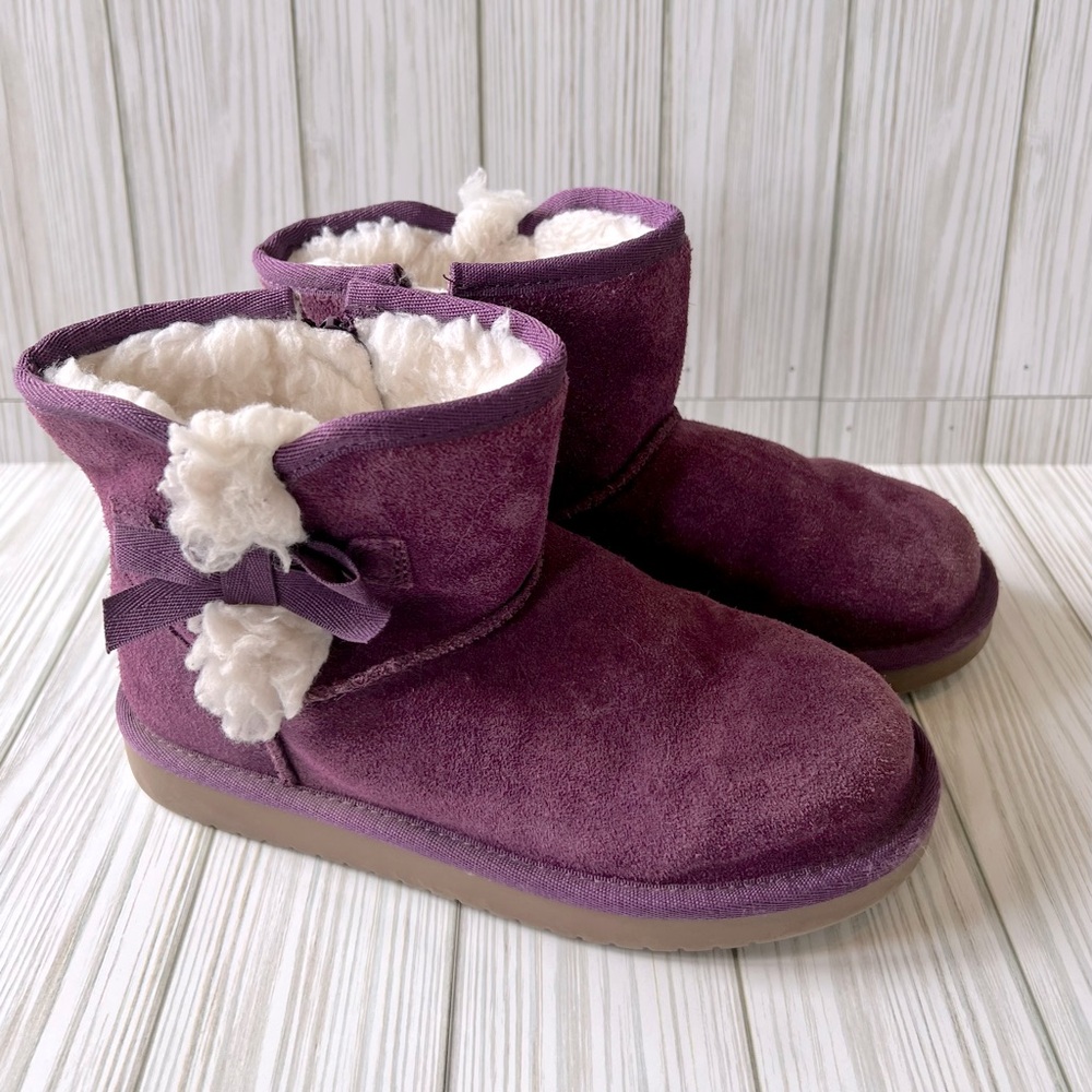 Girls Koolaburra by UGG boots size 1.